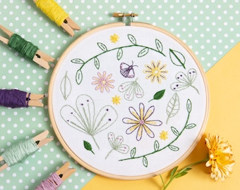 Wildflower Meadow Embroidery Kit - Embroidery Kit for Beginners - Botanical Embroidery Kit - Floral Embroidery Pattern - Hoop Embroidery Kit