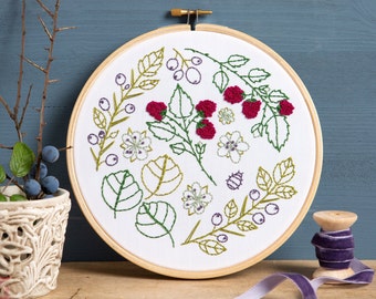 Blackthorn Bramble Hedgerow Embroidery Kit : Beginner 7" / 18cm DIY Stitching Craft Set