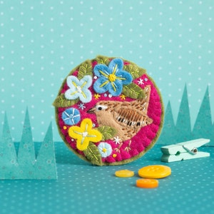 Wren Felt Craft Kit - Brooch Craft Kit - Craft Kit for Beginners - Bird Felt Craft Kit - Applique Craft Kit - Easy Craft Kit - Felt Craft