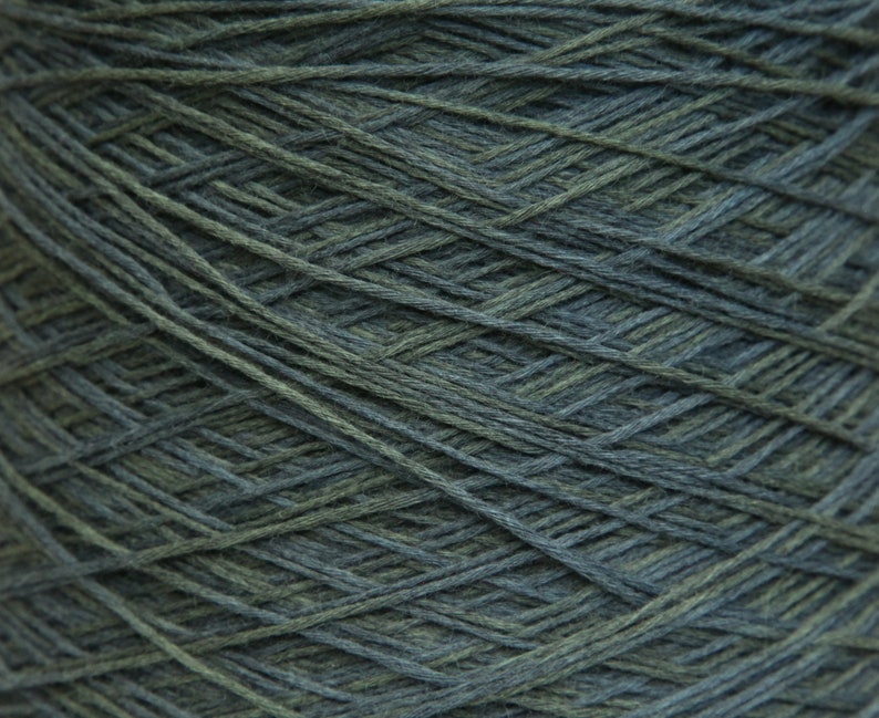Fil de 100% laine mérinos sur cône, fil à gradient de couleur pour le tricot, tissage et crochet, vendu par 100g image 3