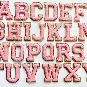 Lettera in ciniglia Varsity Patch in rosa, lavanda e bianco - Supporto autoadesivo 3M alto circa 2,5