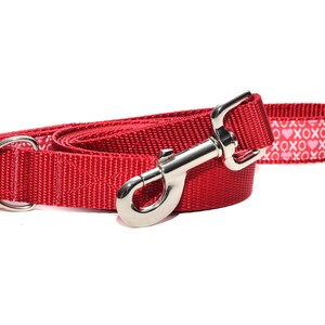 Stylish and functional leashes /XOXO RIBBON print handle/  heavy duty nylon webbing lead / customized leash/ 4,5 or 6 ft leash