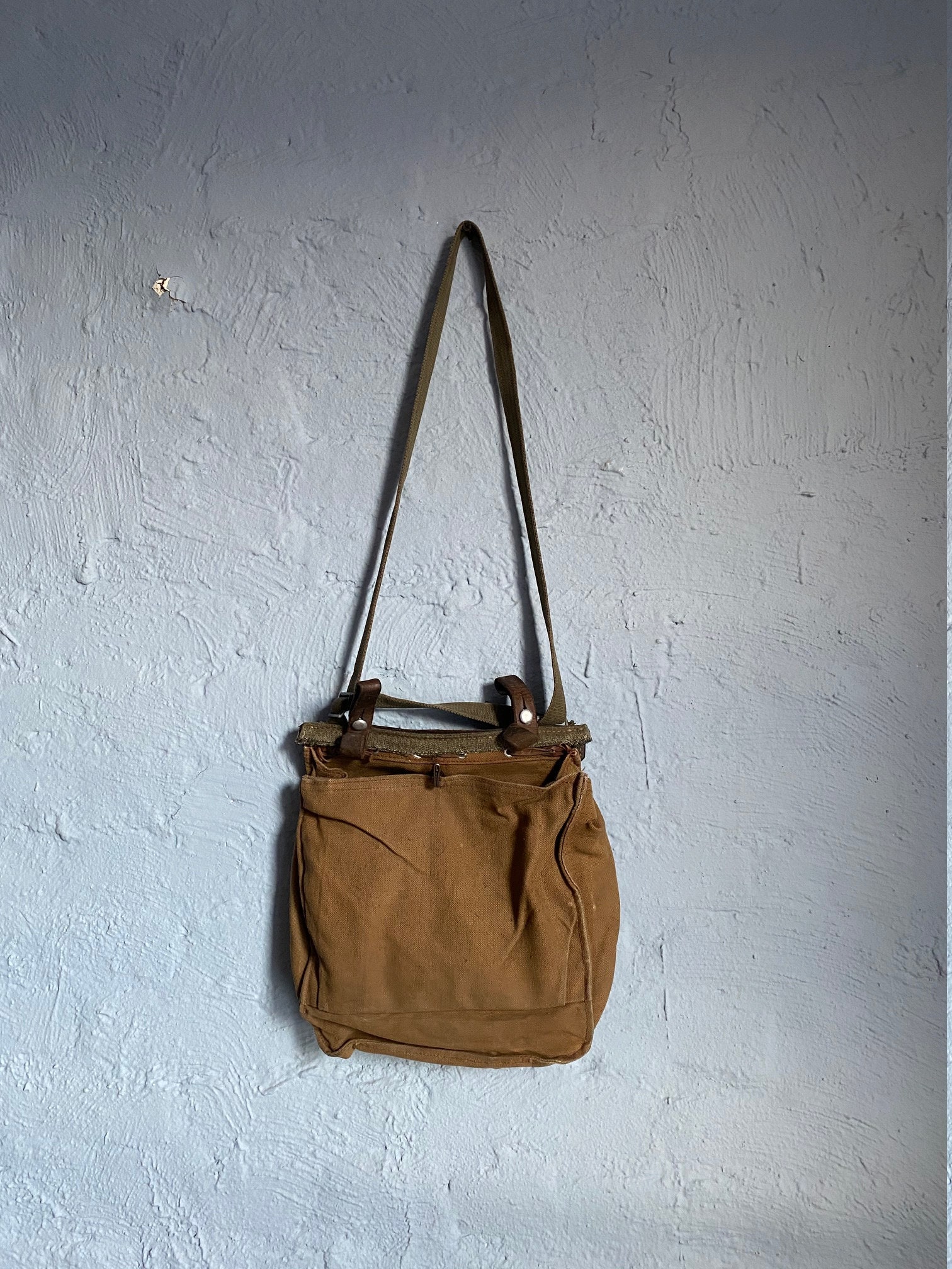 バッグ vintage UK miritary 40s canvas bag Vintage 1940s WWII Era Canvas Field Bag Backpack Rucksack