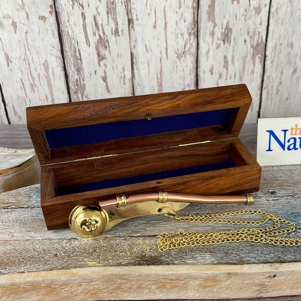 Sifflet de maître d'équipage en laiton/cuivre avec chaîne et boîte en bois - Collier d'appel pour maître d'équipage - Capitaine de marine - Style ancien vintage - Maritime nautique