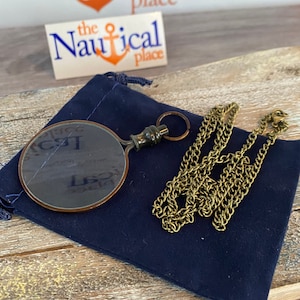 Lupa de latón con acabado antiguo con cadena de 27" y bolsa opcionales - Collar con lupa redonda y monóculo para leer páginas - Estilo náutico vintage