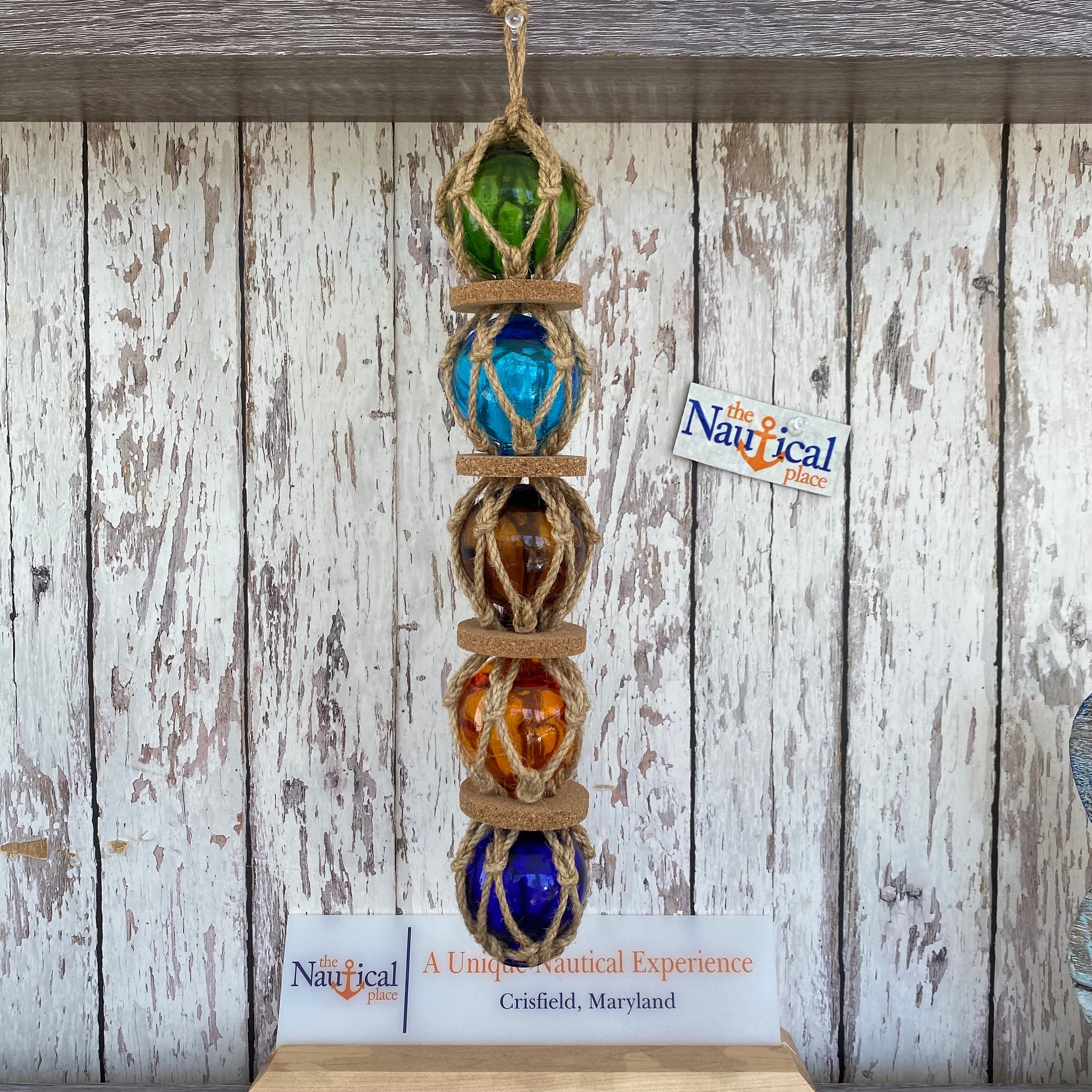 Flotteurs de pêche en verre sur corde Boule de bouée en filet de poisson  Décor nautique Rouge, Bleu, Vert, Aqua, Ambre avec filet de corde de jute  Jardin, Plage -  France