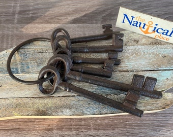 Cast Iron Keys On Ring - Set of 6 - Decorative Skeleton Key Set - Old Vintage Antique Design - Rustic Brown