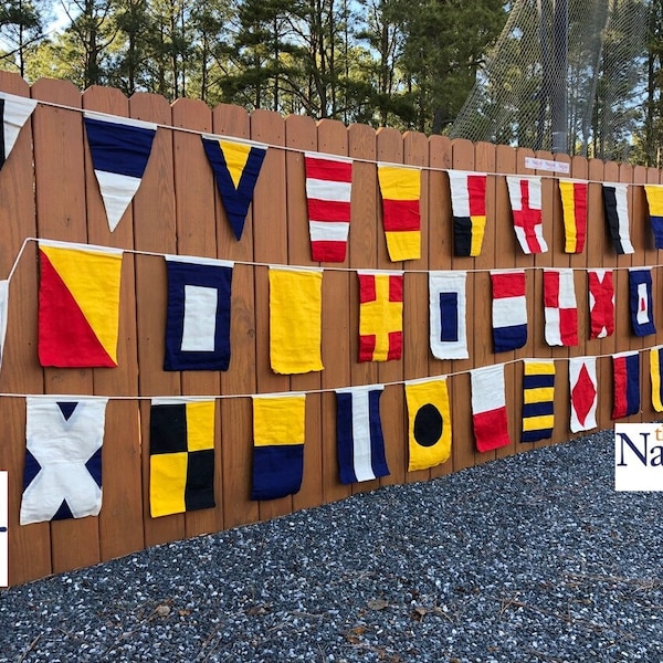 Ensemble de drapeaux avec code de signaux nautiques sur ficelle - Ensemble de 40 drapeaux en coton double face cousus main - Ensemble de drapeaux alphabet haute qualité