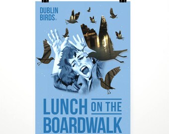 Dublin Birds: Almuerzo en el paseo marítimo – Cartel – humor, Hitchcock, Irlandés, Irlanda, gaviotas, aves, Dublín, diseño gráfico, fotografía