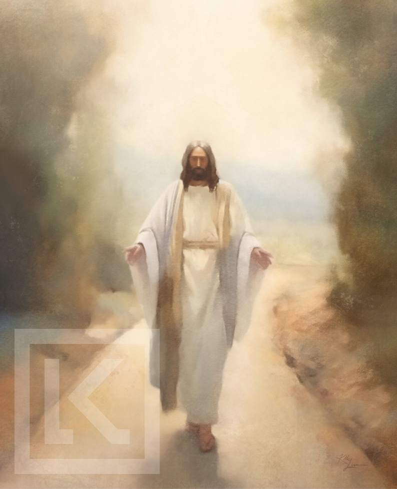 Op de afbeelding: Een schilderij van Jezus Christus die op een pad loopt met zijn armen uitgestrekt. De achtergrond is een zacht, wazig licht met bomen aan weerszijden van het pad.