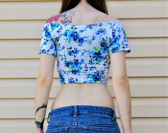 White Floral Crop Top Blue Short Sleeve 