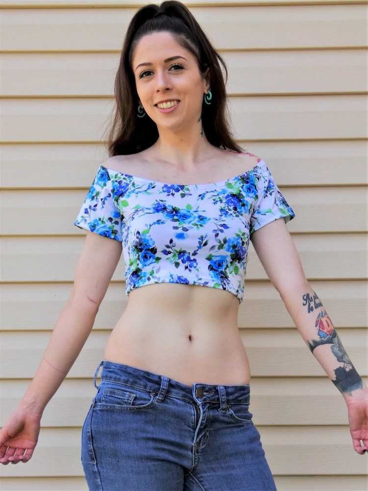 White Floral Crop Top Blue Short Sleeve 