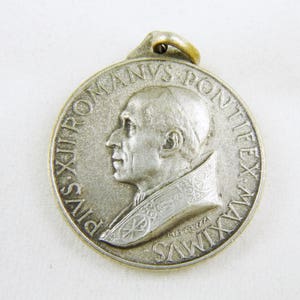 Pope Pious XII Christian Medal , Silver Plated, Circa 1958