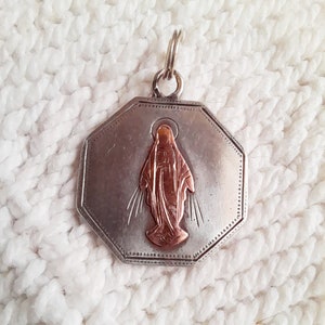 Silver Miraculous Medal, French With The Virgin Mary in 22 Carat Gold, The Reverse is Blank, With 22 inch Silve Chain