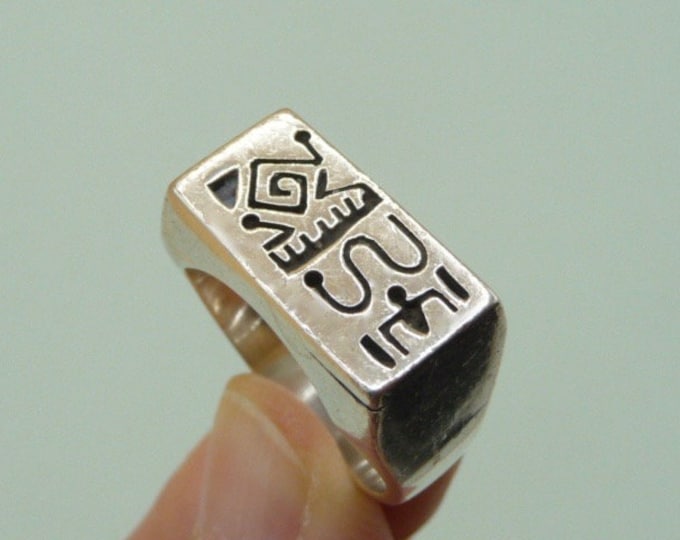 Mexico. Heavy solid silver ring. Vintage.
