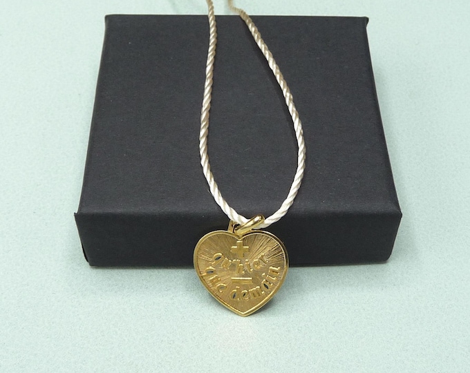 18-Carat Gold Love Medal – A. Augis – Vintage French Jewelry – Symbolic Gift