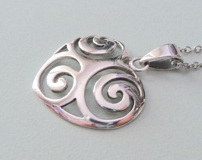 Sterling Silver Pendant. 90s.