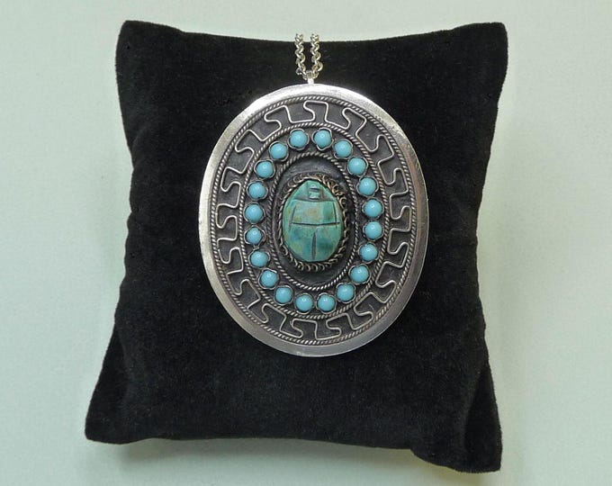 Silver and stone pendant. Vintage.