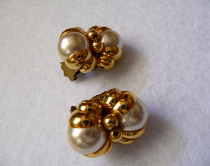 France. Earrings. Metal. Vintage. 80s.