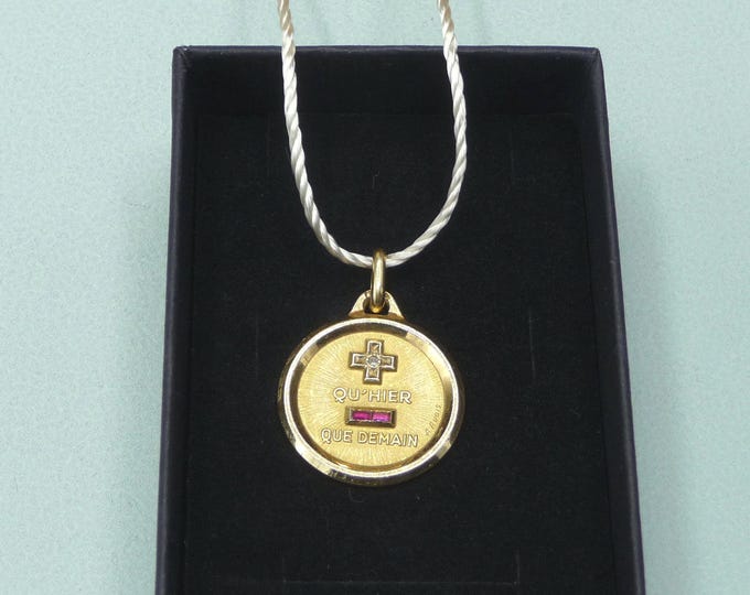 A. Augis (France). 18-carat gold love medal. 1960s. Vintage.