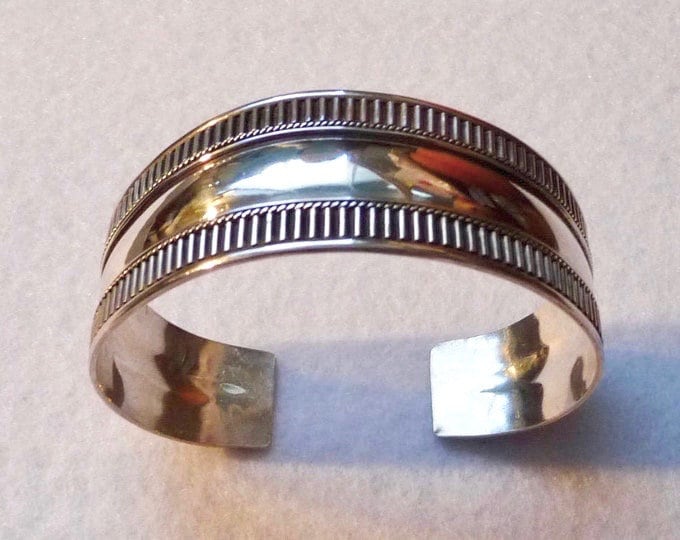 Bracelet. Money. Vintage.