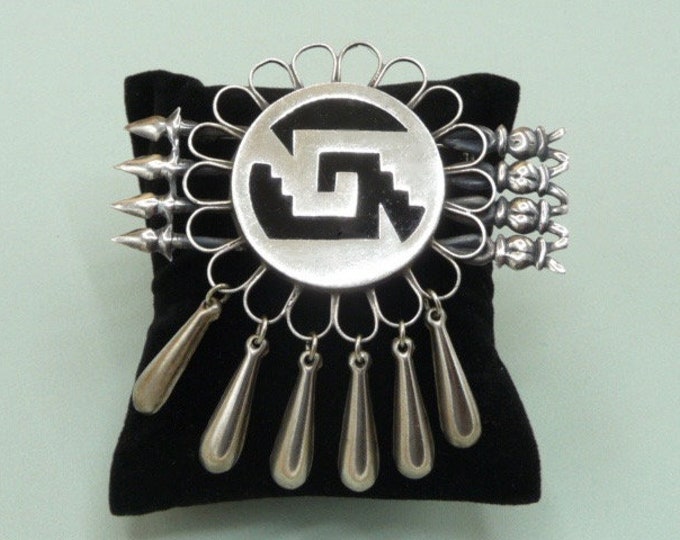 Mexico. Silver and onyx brooch. Vintage.