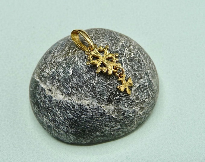 Small Huguenot cross in 18-carat gold. Vintage.