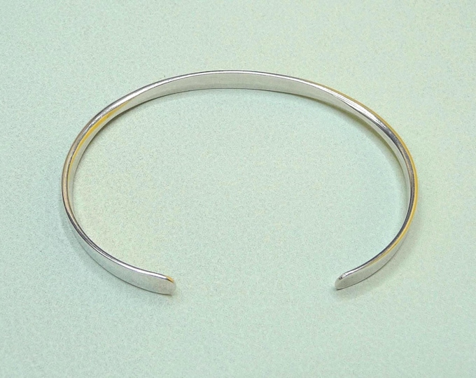Small silver bracelet, vintage.