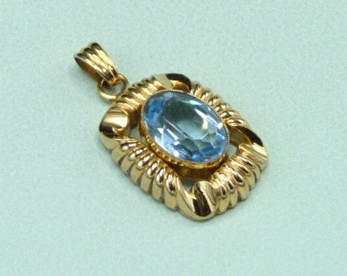 Gold plated pendant. 60s. Vintage.