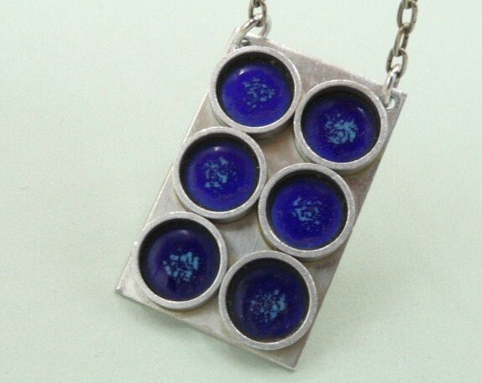 Metal and enamel necklace. Vintage.