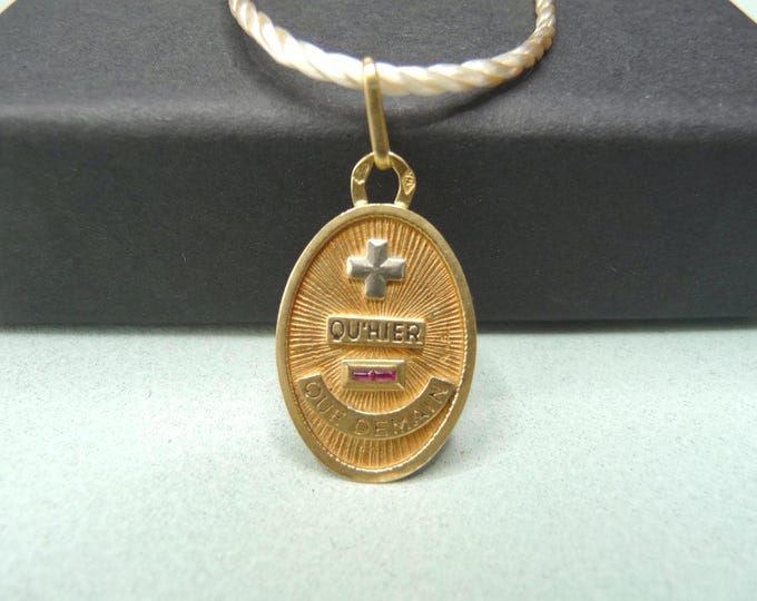 18-Carat Gold Love Medal – A. Augis – Vintage French Jewelry – Symbolic Gift