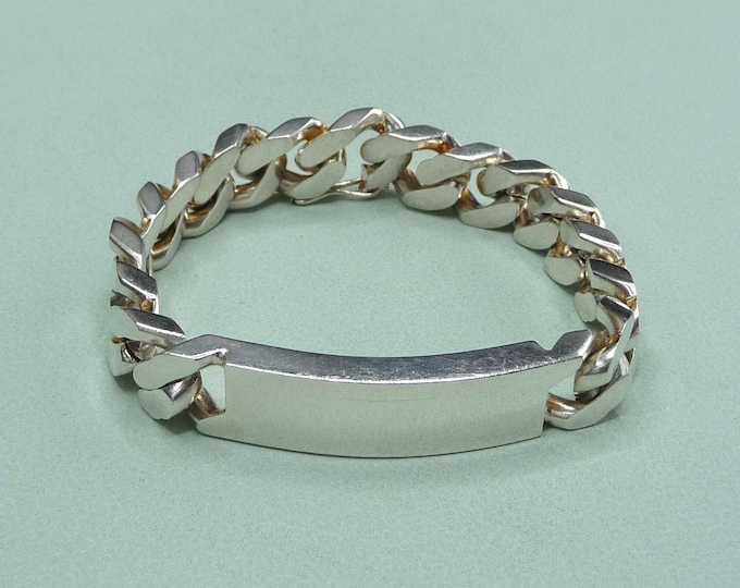 Heavy silver bracelet. Vintage.
