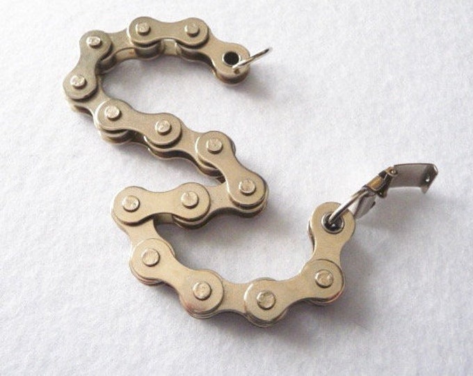 Metal bracelet. Vintage.