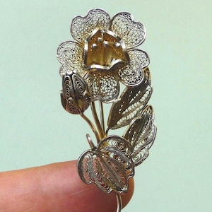 Broche Argent Rectangle Ajouré Avec Fleurs Et Feuilles En Relief - Vintage, 6 Cm, Fermoir Tordu