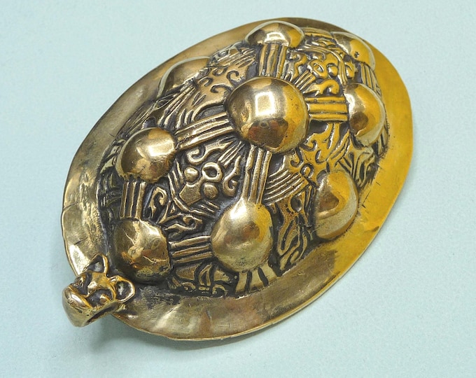 Bronze brooch. Vintage.