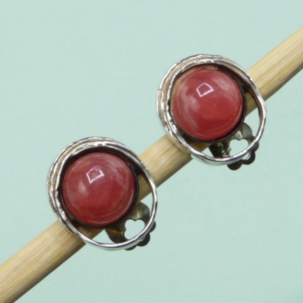 Perli (Allemagne). Boucles d'oreilles en argent et rhodochrosite. Années 30.