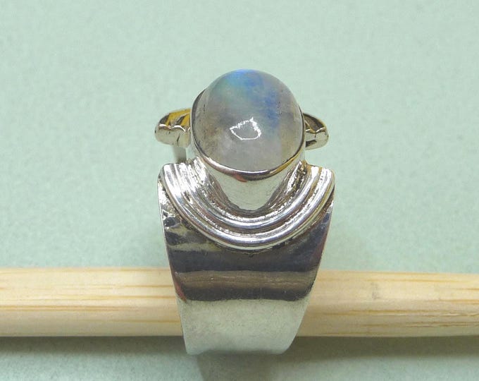 Silver and moonstone ring. Vintage.