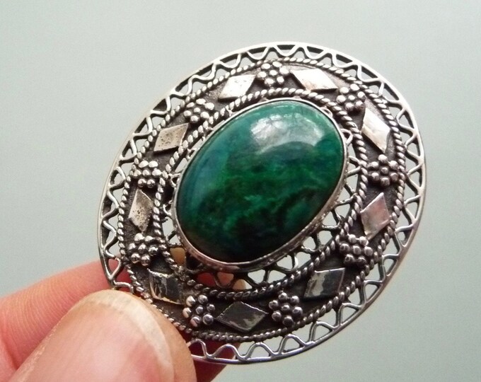 Silver and Stone Pendant/Brooch. Vintage.