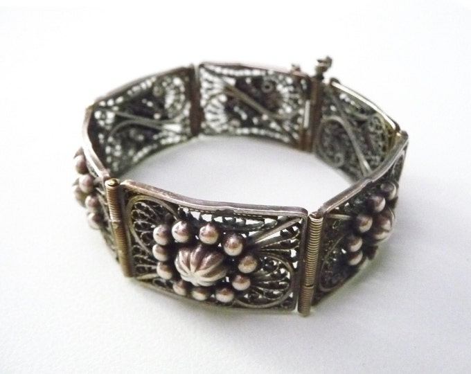 Low title silver bracelet. Vintage.