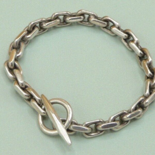 Pulsera de plata maciza. Antiguo.