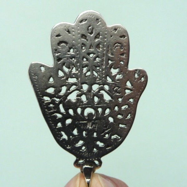 Pendentif vintage en argent. Khamsa ou "main de Fatma".