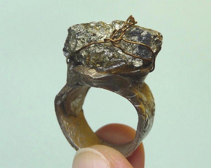 United States. Recycled silver ring. Secondhand jewelry.