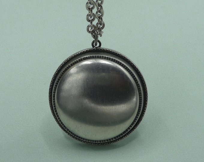 R. Tennesmed (Sweden). Tinplate pendant. Vintage.