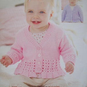 BABY GIRLS 0-7 YEARS FLOWER CARDIGAN Knitting Pattern DK 16-26 /" 92.