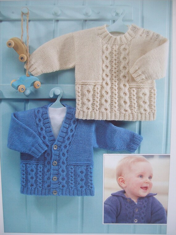Baby girls boys Cable JUMPER CARDIGAN KNITTING PATTERN DK 16-22in 0-2yrs P838