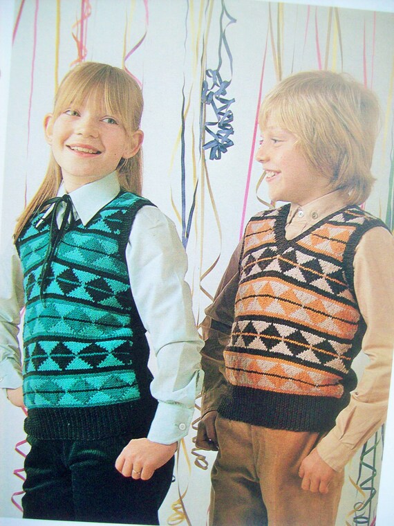 Baby Girls Ladybird Yolk Cardigan KNITTING PATTERN 20-23/" Fair Isle Intarsia