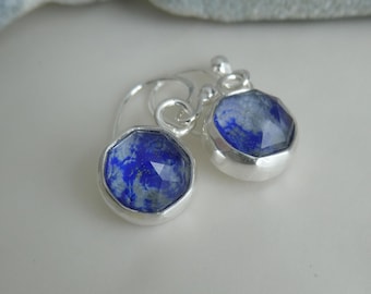 Handgemachte Sterling Silber Lapislazuli und facettierte Quarz Doublette Ohrringe