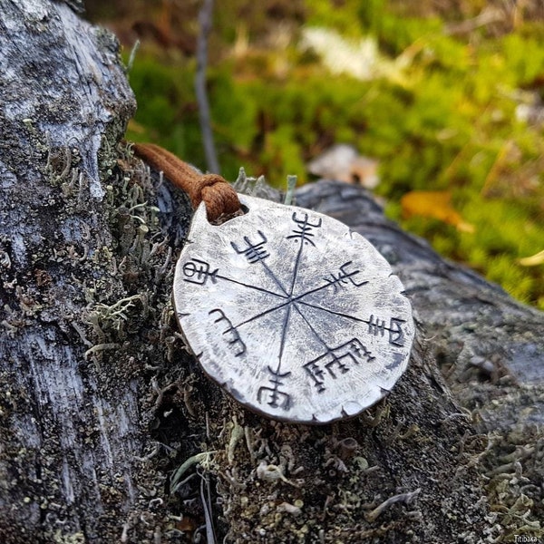 Vegvísir silver pendant