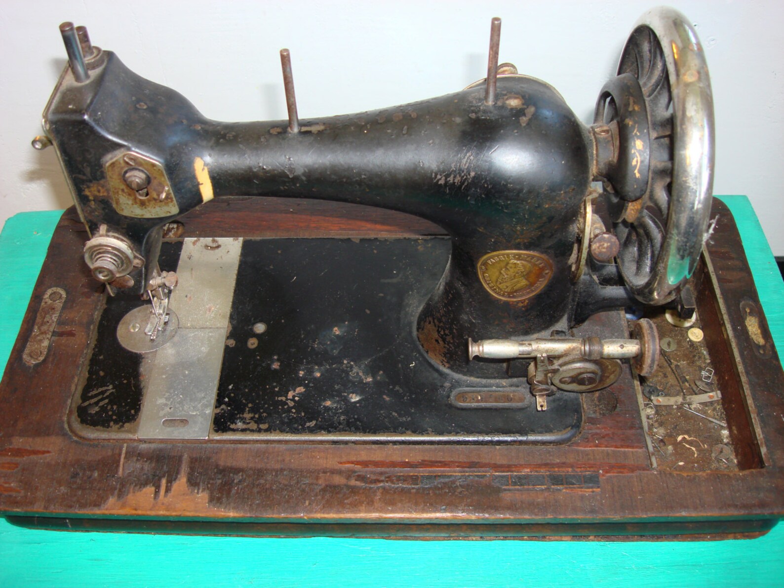 Antique Sewing Machine old castiron sewing machineVictorian Etsy