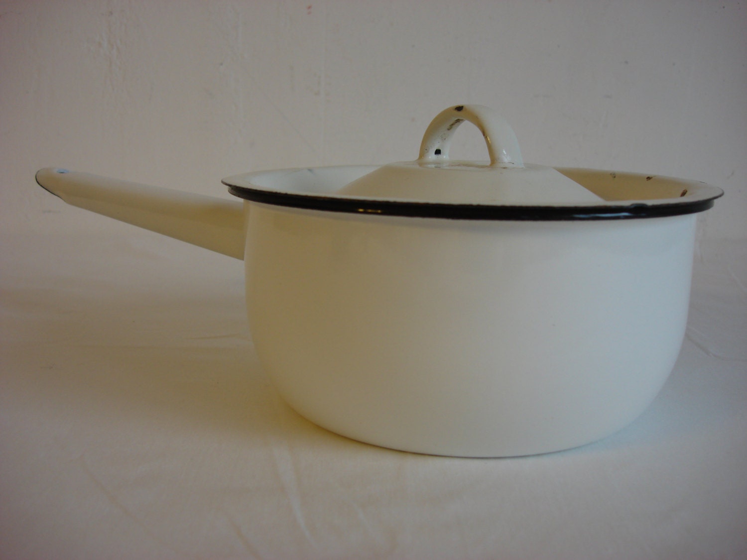 Old Enamel Bowl with handle and lid Soviet Vintage 70s Old Etsy
